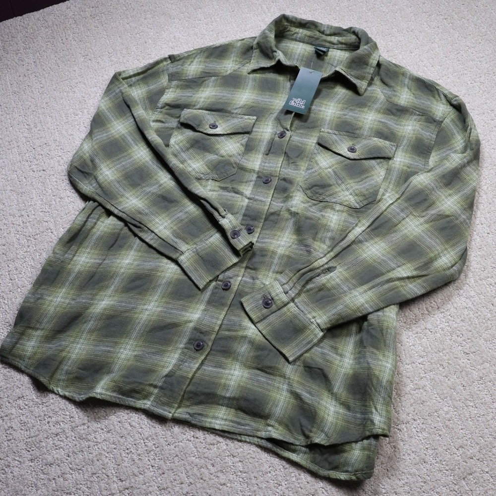 Wild Fable Women Olive Green Plaid Button Down Flannel Shirt Size M NWT